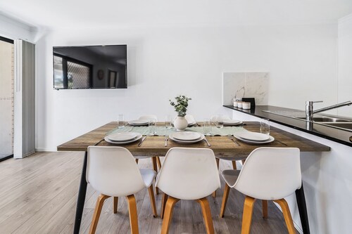 Bellbird Park Stay Rosemary |
 3 BR Family and Worker Home