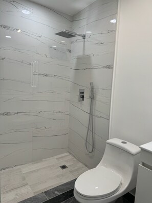 Shower, hair dryer, towels, toilet paper - South Florida Exclusive Studio 10mi from Beaches (Parkland)