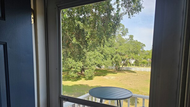 Dining - Charming, 1-bdrm apt, visit the Marshwalk, Huntington St Pk & Brookgreen Gardens (Murrells Inlet)