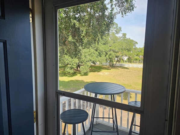Dining - Charming, 1-bdrm apt, visit the Marshwalk, Huntington St Pk & Brookgreen Gardens (Murrells Inlet)