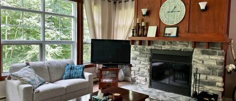 Una Smart TV, un reproductor de DVD