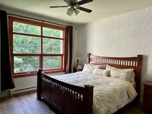 2 chambres, fer et planche à repasser, Wi-Fi, draps fournis