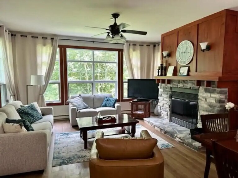 Beautiful Two Bedroom Condo At Tremblant Les Eaux - Mont-Tremblant