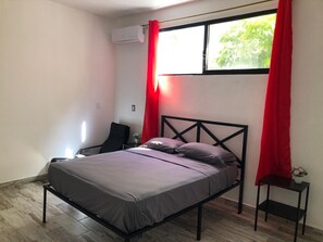 2 makuuhuonetta, silitysrauta/-lauta, Wi-Fi, vuodevaatteet