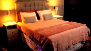 Comfort Double Room, City View | Langsir/tirai gelap terus, kalis bunyi, seterika/papan seterika