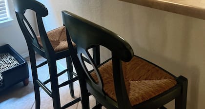 Charming and Cozy 3-bedroom house with WiFi, in superb Rio Rancho