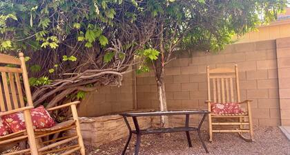 Charming and Cozy 3-bedroom house with WiFi, in superb Rio Rancho