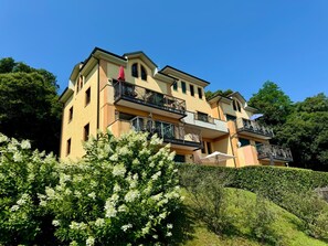 Exterior - Magia del Lago  Apartment with terrace lake view (Stresa)