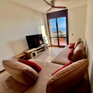 TV - Magia del Lago  Apartment with terrace lake view (Stresa)