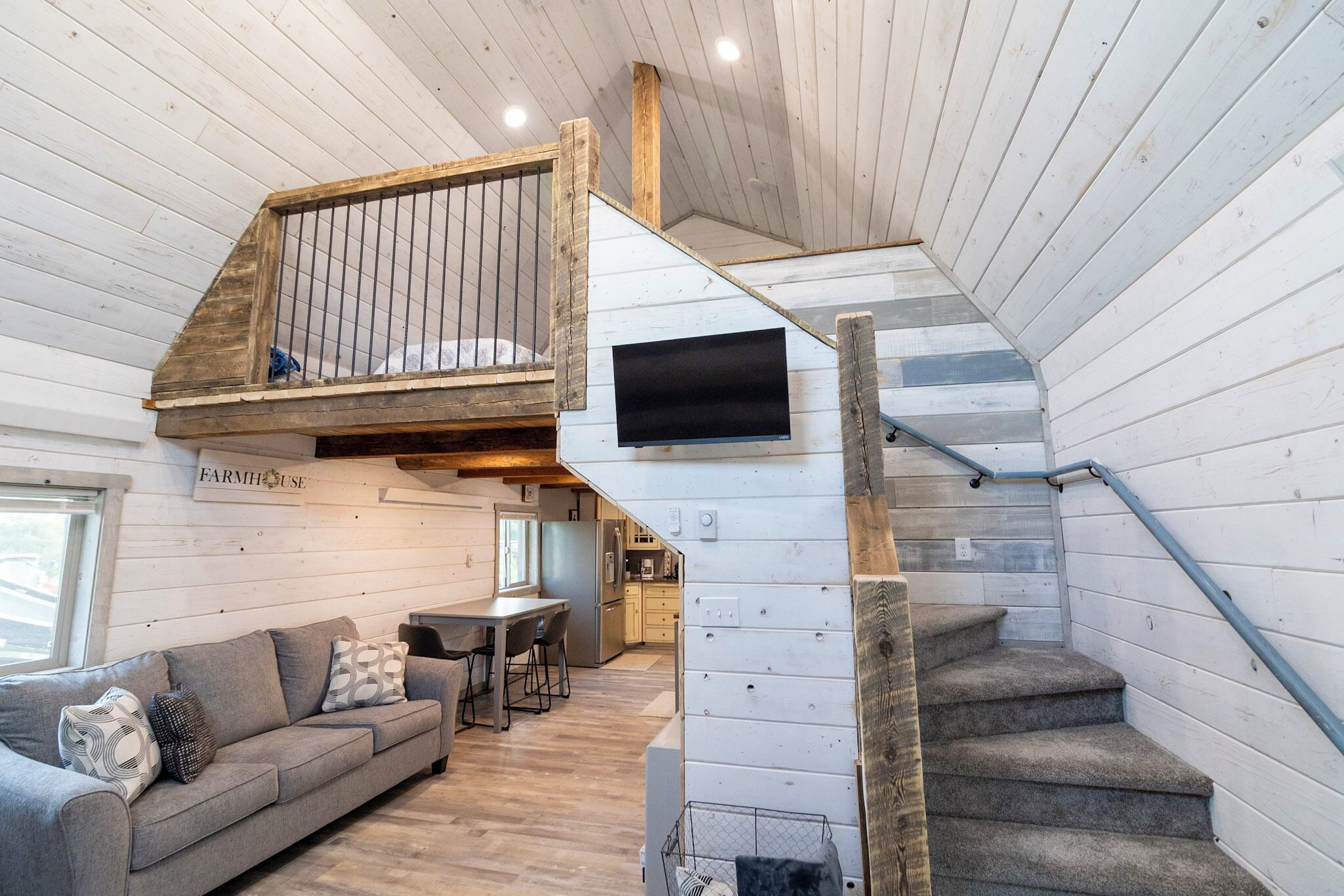 Smart-TV, peis og bøker