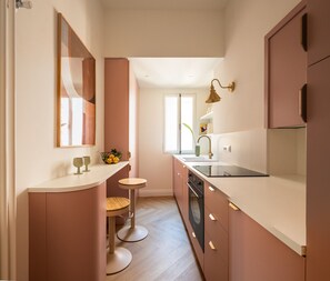 Fridge, microwave, oven, dishwasher