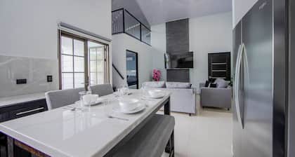 Villa Escondida Charming 3bedroom house with WiFi and AC in brilliant La Fortuna