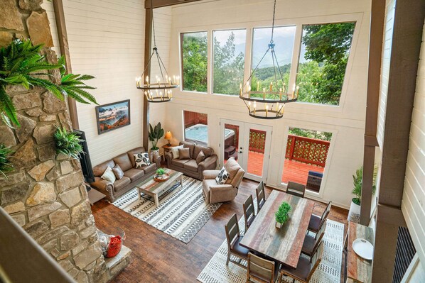 Interior - Huge Mtn Views/3miles to Downtown/HotTub/3 Pools (Gatlinburg)