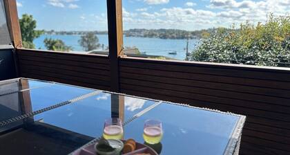 Newly furnished 4-bedroom house in fabulous Fishing Point with water views