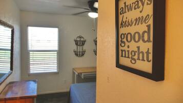 2 slaapkamers, een strijkplank/strijkijzer, gratis wifi, beddengoed