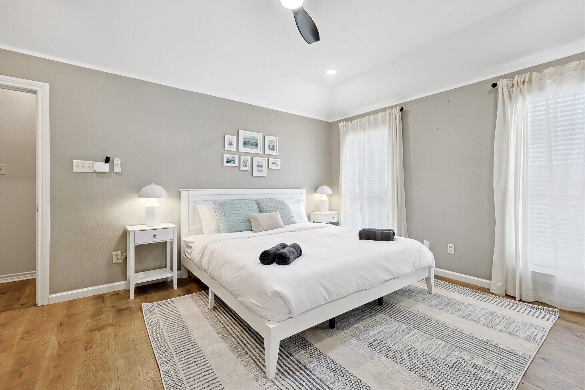 5 bedrooms, iron/ironing board, WiFi, bed sheets