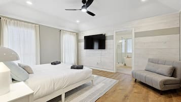 5 bedrooms, iron/ironing board, WiFi, bed sheets