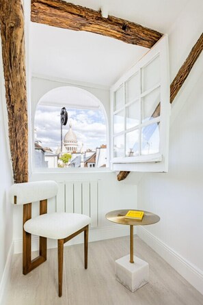 Interior - 24.3bedroom Sacrée Cœur Place du Tertre Montmartre (Paris)