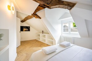 3 bedrooms, iron/ironing board, free WiFi, bed sheets - 24.3bedroom Sacrée Cœur Place du Tertre Montmartre (Paris)