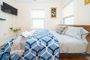 3 bedrooms, iron/ironing board, free WiFi, bed sheets