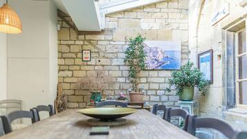 House, Garden View | Dining room