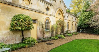 Artisan Hall Stunning Grandeur Cotswolds