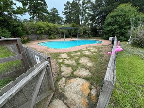 Outdoor pool - Charming Country Home with Pool - Unit B (Magnolia)