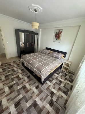 2 多间卧室、WiFi、床单