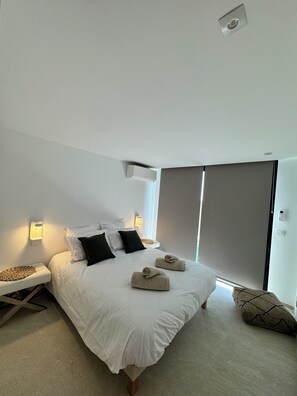 5 bedrooms, iron/ironing board, travel cot, free WiFi