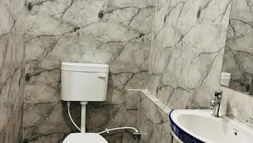 豪華客房, 城市景 | 浴室 | 免費梳洗用品、提供毛巾、番梘、洗頭水