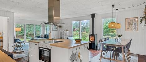 Fridge, dishwasher, cookware/dishes/utensils