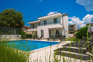 Outdoor pool - Villa Tonka (Nova Vas)