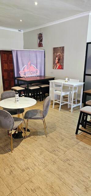 Restaurant - TumTowa Luxury (Lusaka)
