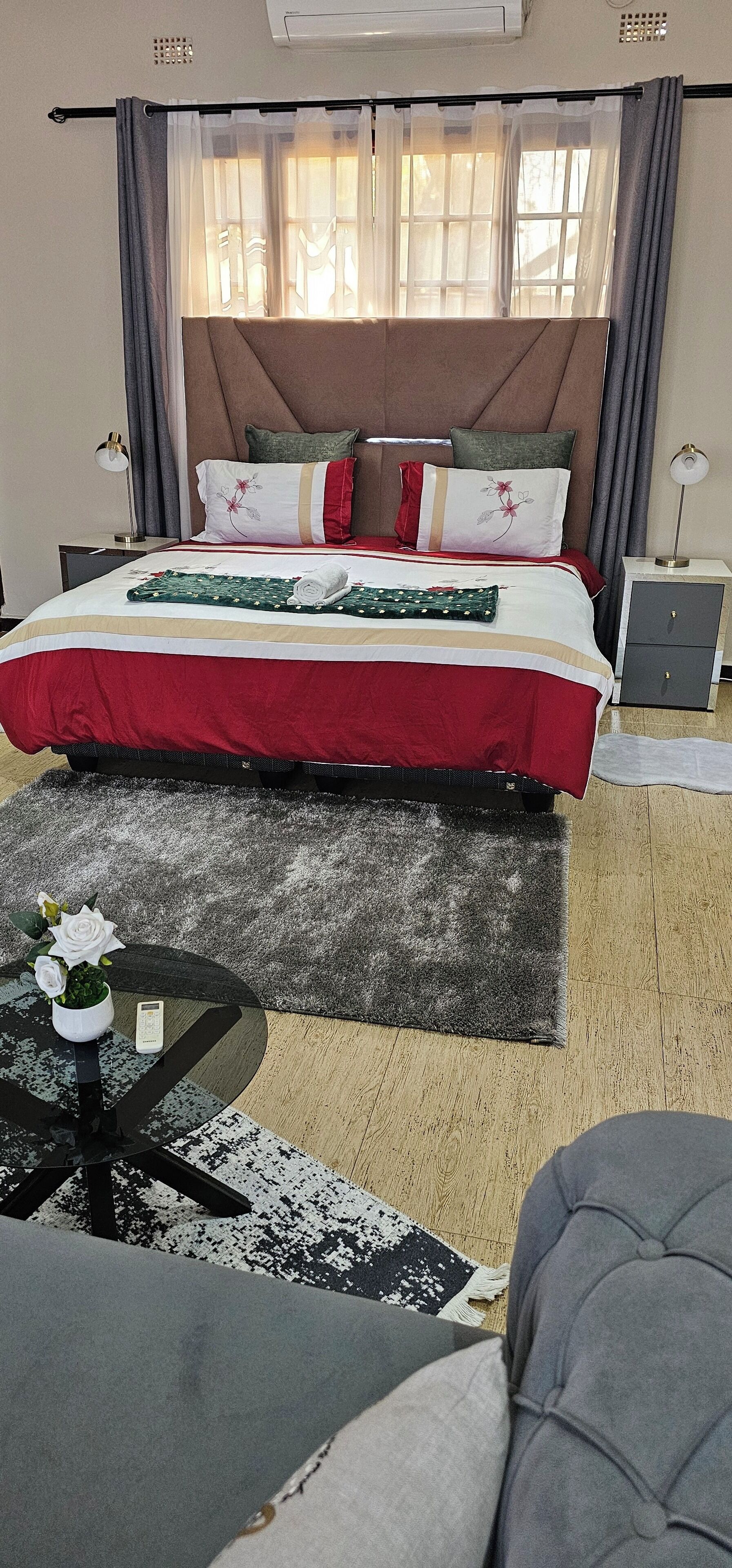 Kamar Double Superior, lantai eksekutif | Ruang kerja ramah laptop, tirai kedap cahaya, dan kedap suara