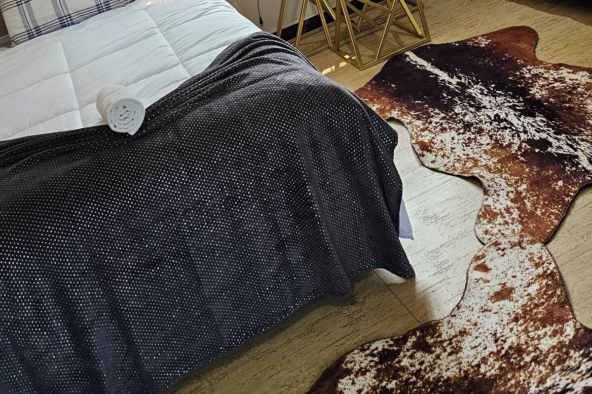 Luxury Double or Twin Room | Laptop workspace, blackout curtains, soundproofing, iron/ironing board
