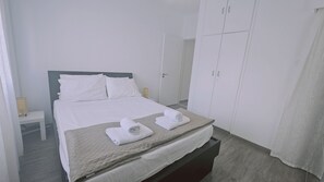 2 habitaciones, tabla de planchar con plancha y wifi gratis 