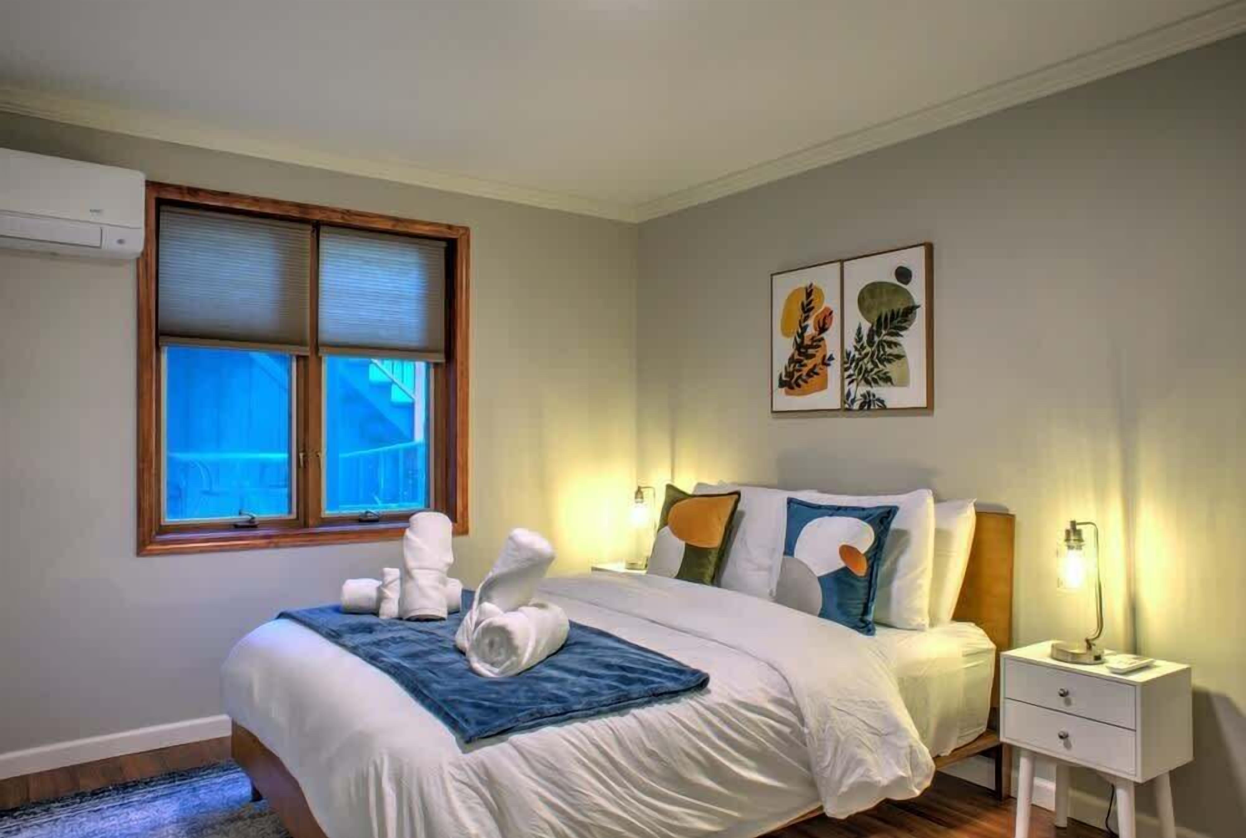4 bedrooms, desk, iron/ironing board, WiFi