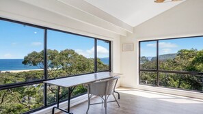 Dining - Ocean Ridge at Killcare by HolidayCo. (KILLCARE)