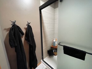 Hair dryer, towels - SNOW IS HERE! Ride From Cabin to Trail + Ice Fishing on Town Lake UPSCALE FUN (Wetmore)