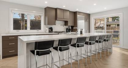 Prestigious Retreat w Gym, AC, Office, 5BR, Cable