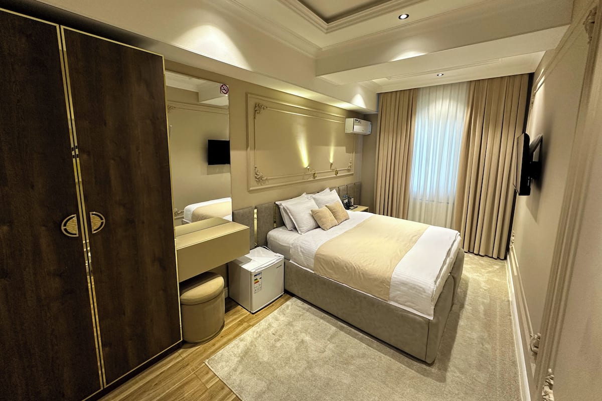 Deluxe Double Room, City View | In-room safe, blackout drapes, soundproofing, free WiFi