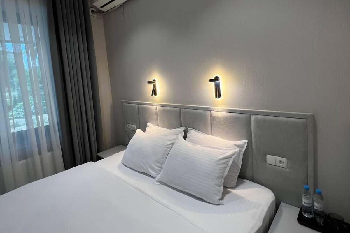 In-room safe, blackout curtains, soundproofing, free WiFi