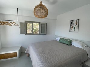 1 bedroom, iron/ironing board, WiFi, bed sheets - Cosy suite with heated jacuzzi and view (Episkopi Gonias)