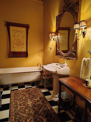 Hair dryer, towels, soap, shampoo - Step back in time and relive.the 1840's in this beautifully preserved cottage. (Washington)