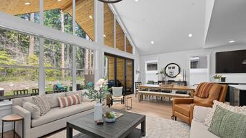 Smart TV, fireplace, stereo, offices