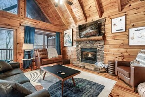 Téléviseur connecté, foyer, table de baby-foot