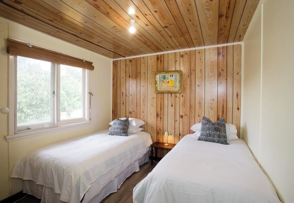 4 bedrooms, desk, iron/ironing board, free WiFi