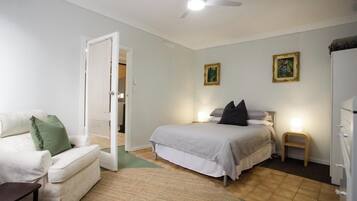 4 bedrooms, desk, iron/ironing board, free WiFi