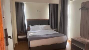 Standard Room | Desk, laptop workspace, free WiFi, bed sheets