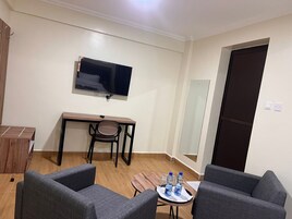 Deluxe Double Room | Desk, laptop workspace, free WiFi, bed sheets
